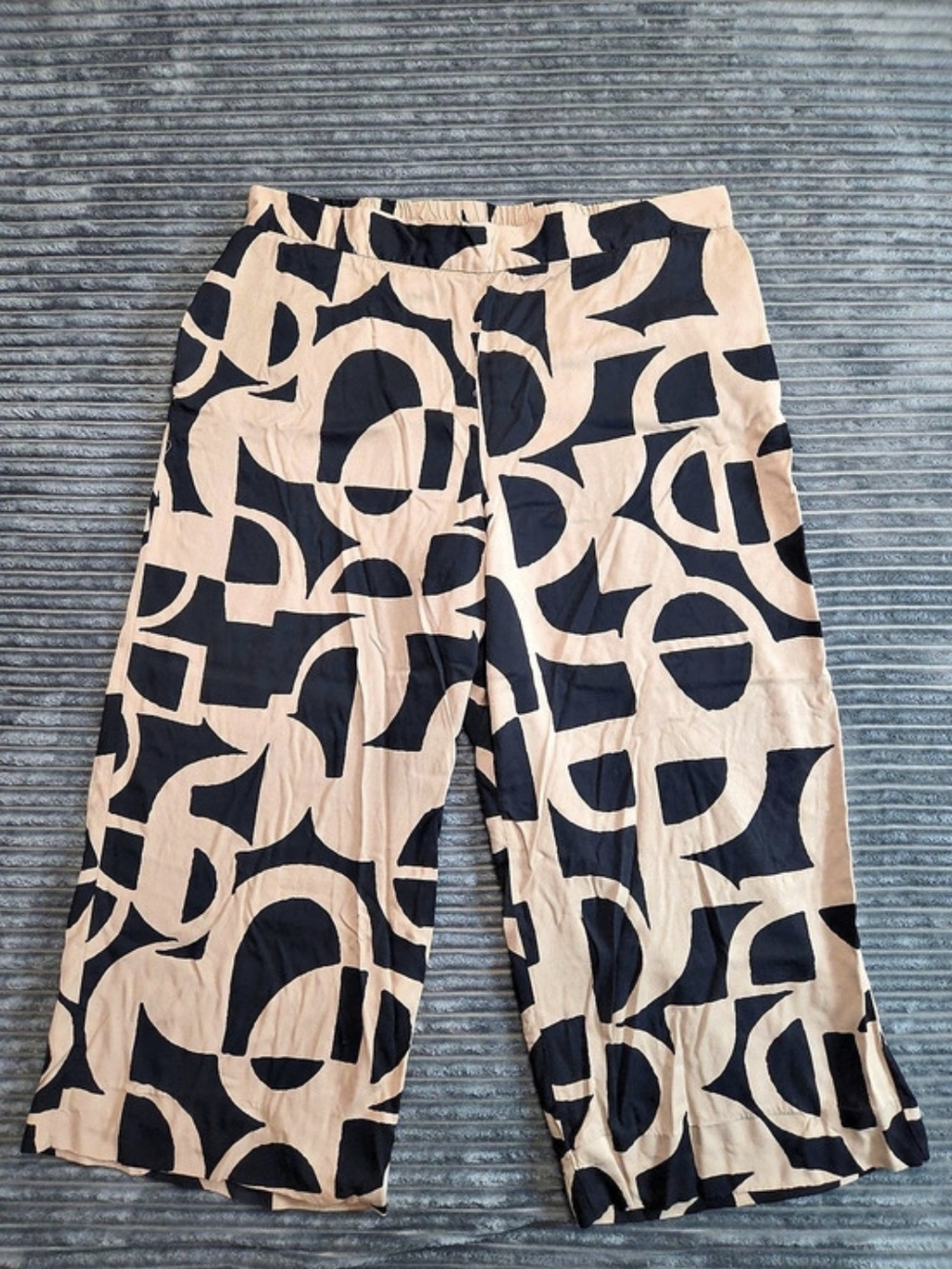 ELOQUII Printed Wide Leg Pant With Pockets Abstract Pants Size 22